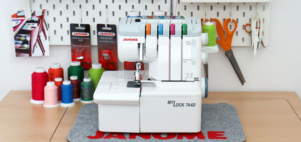 Owerlok domowy do szycia dzianin. na prezent