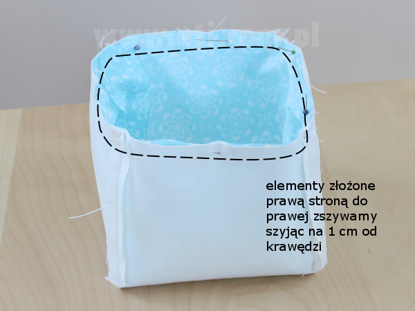 Koszyczek - doszywamy element dodatkowy dekoracyjny